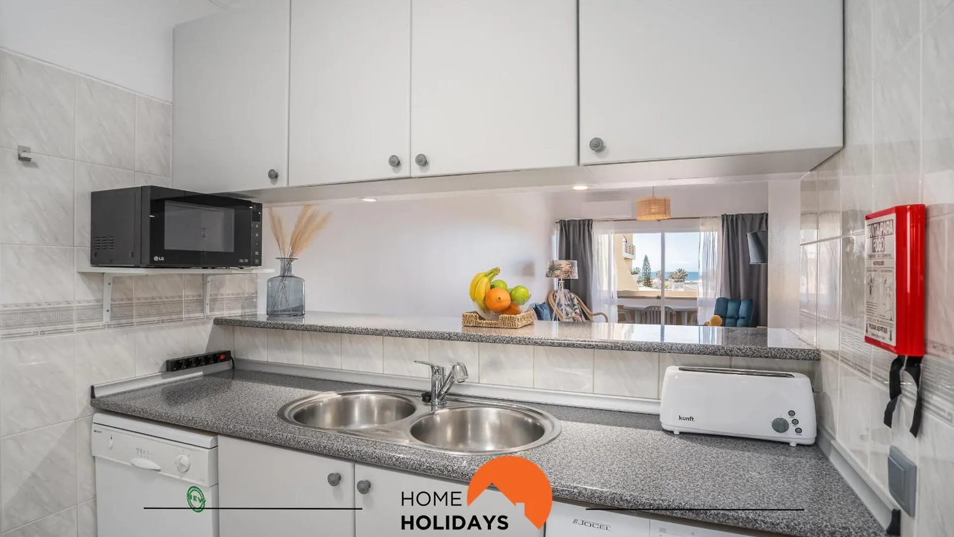 Apartment #218 Gale Sea View By Home Holidays
